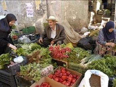 اشتعال أسعار الخضروات والفاكهة يقضي على ميزانية الأسرة