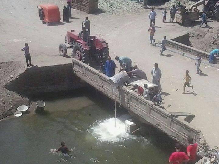 مخابز بأسيوط تلقي العجين في الترع بعد خسارته بسبب الكهرباء