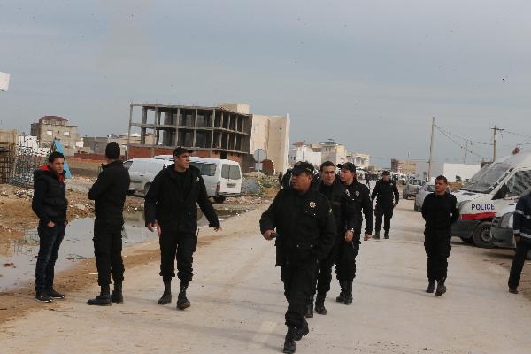 اتونس تعلن القبض على 12 “إرهابيا” جنوب ووسط البلاد