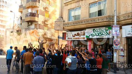 “عفاريت دمنهور” تتظاهر أمام بيت محافظ البحيرة