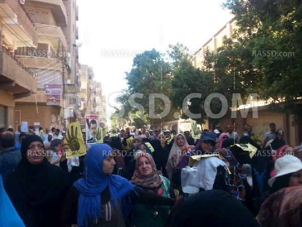 رافضو الانقلاب بقنا ينهون تظاهراتهم بسبب محاصرة الأمن