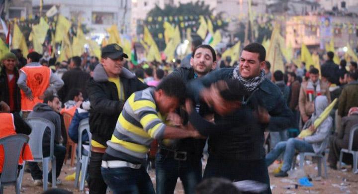 اشتباكات بالأيدي بين أنصار “عباس” و”دحلان” بجامعة الأزهر في غزة