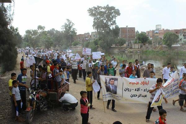 مسيرة بقرية ميت ضافر بجمعة “الشعب يحمى ثورته”