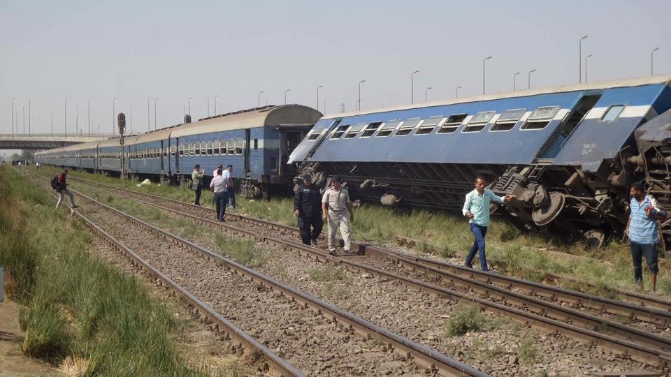 “تويتر” بعد حادث  قطار العياط: النظام مش فاضي إلا لتلميع”بلحة”