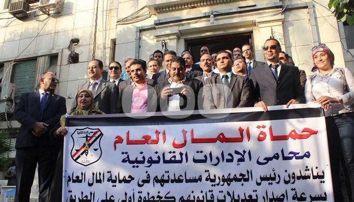 وقفة صامتة لمحامي الإدارات القانونية للمطالبة بـ”حقوقهم المسلوبة”