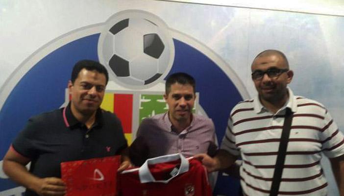 راعي ملابس الأهلي يقترب من رعاية خيتافي