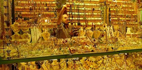 “وول ستريت جورنال”: الأزمة الاقتصادية تهز ثقة الشعب في السيسي