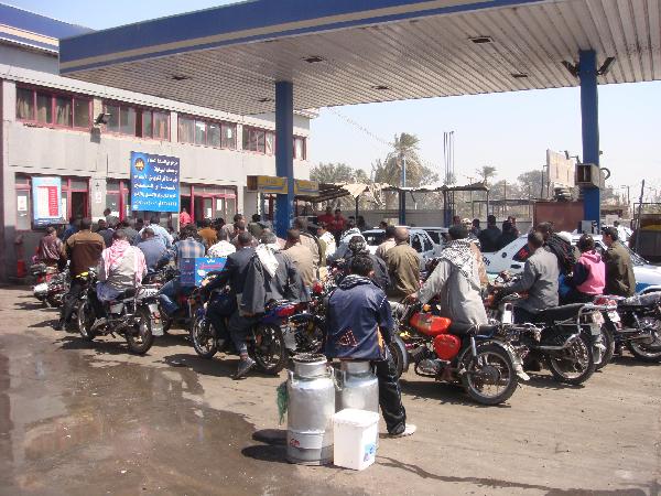 بوادر أزمة بنزين تعود من جديد لمدينة المنصورة