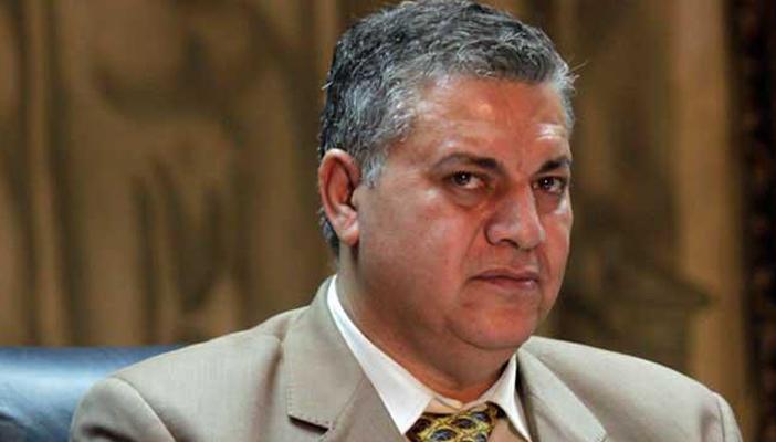 بالفيديو.. حمدي الفخراني يخرج متخفيًا من النيابة