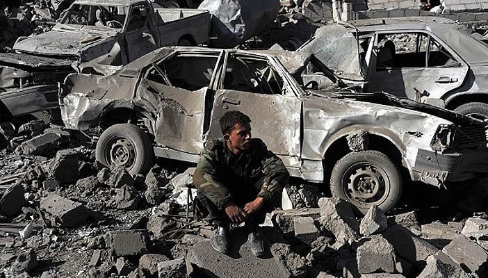 الإمارات توجه ضربات جوية لمواقع للحوثيين باليمن