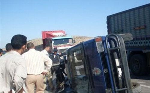 12 مصابًا بينهم 8 أطفال بحادث على طريق “السويس – السخنة”