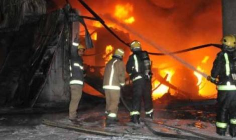 إصابة 3 أشخاص بحريق بمخزن مستلزمات طبية بالإسكندرية