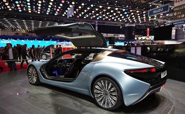 سيارة تسير بسرعة 350 كم/س مستخدمةً الماء المالح