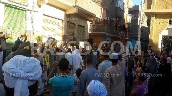 مسيرة لحركة “ضنك” بقنا تنديدًا بارتفاع الأسعار