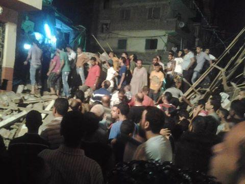 مصرع شابين في إنهيار عقار بالإسكندرية بسبب تأخر قوات الانقاذ