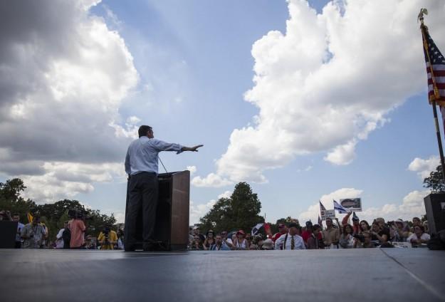 “الجمهوريون” يتظاهرون أمام الكونجرس الأميركي رفضا للاتفاق النووي
