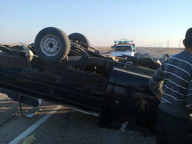 بالفيديو.. إصابة 5 شرطيين جراء انقلاب سيارتهم على المحور