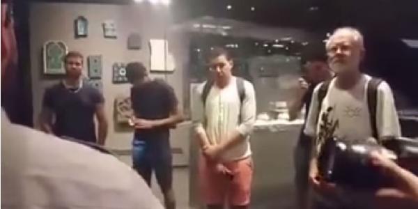 فيديو | أوروبي يصاب بالذهول لسماعه القرآن