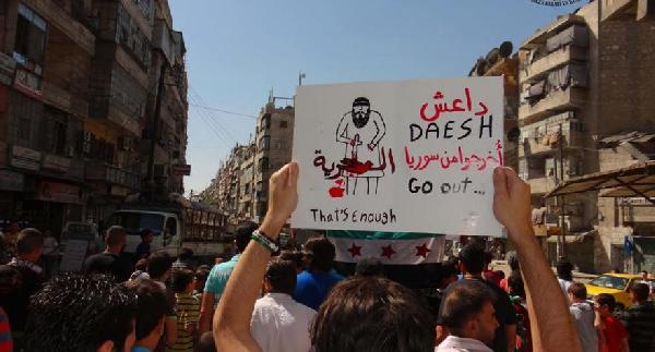 الجارديان:الدعم الخليجي الطائش لفصائل سورية هو الذي  خلق”داعش”