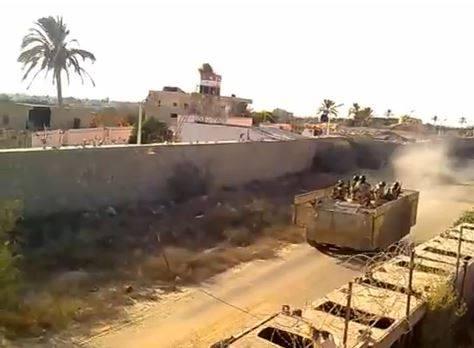 بالفيديو دخول مدرعتين مصريتين للخط الحدودي لقطاع غزة