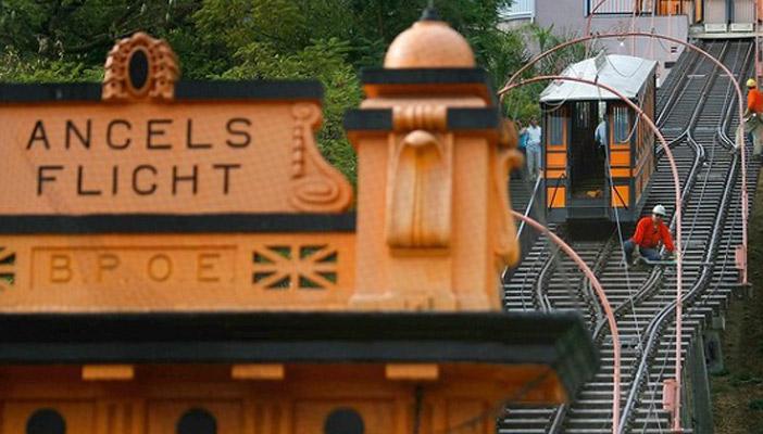 من “تيتانيك” إلى المنطاد.. بالفيديو.. أغرب 10 وسائل للسفر في العالم