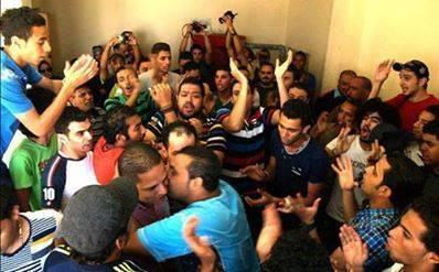 فيديو.. فرحة عارمة لمصلين بعد تعدي مسجدهم مساحة الـ 80 متراً