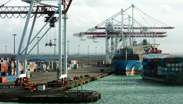 رغم الاضطرابات الأمنية.. 100 شركة أجنبية تطلب الاستثمار في ليبيا