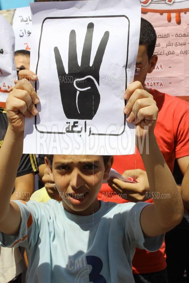 الرافضون للانقلاب بدموه يعلنون رفضهم للاعتقالات والتعذيب