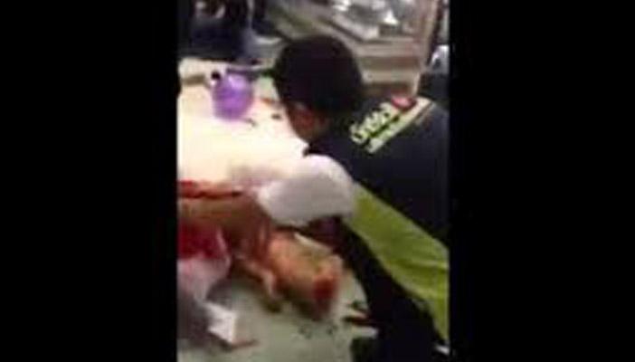 بالفيديو.. شاب يطعن صديقته داخل مول بتايلاند