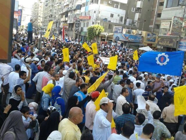 3 مسيرات بالسويس في جمعة الوفاء لدماء الشهداء