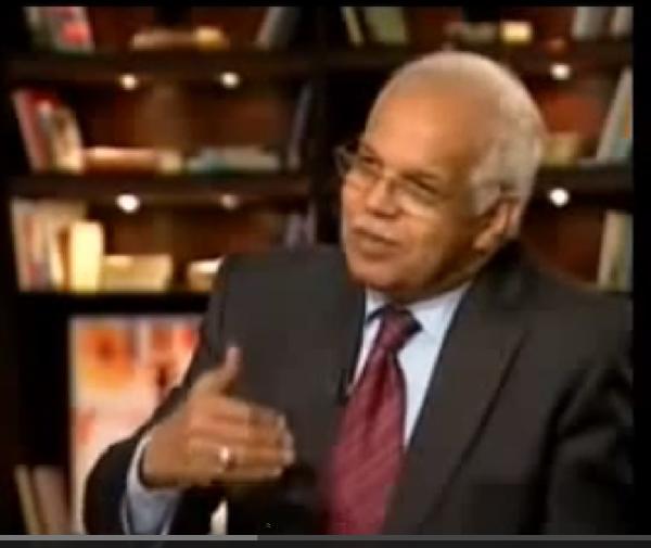 محافظ القاهرة يعترف باستخدام الباعة الجائلين لضرب المتظاهرين