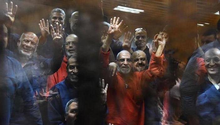 تأجيل محاكمة بديع و92 بـ”أحداث بني سويف” لـ14 أكتوبر