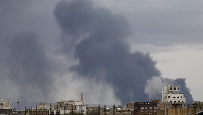 اليمن: التحالف يتقدم صوب صنعاء.. والإمارات تعلن مقتل أحد جنودها مجددا