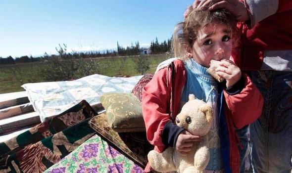 طفلة سورية تجسد برسوماتها مأساة اللاجئين المحرومين من الحياة