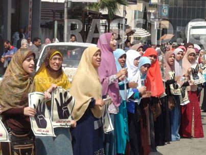 وقفة لطلاب ضد الانقلاب أمام مجمع نظري دمنهور