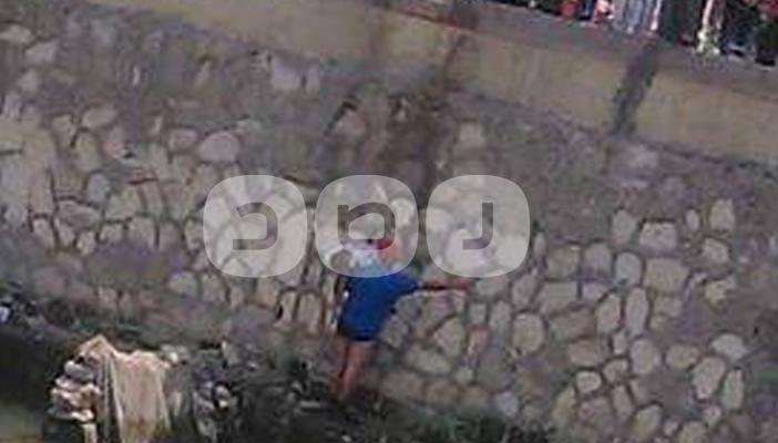 انتشال جثة طفل مجهول الهوية ‫غرق‬ في بحر مويس ‫‏بالزقازيق