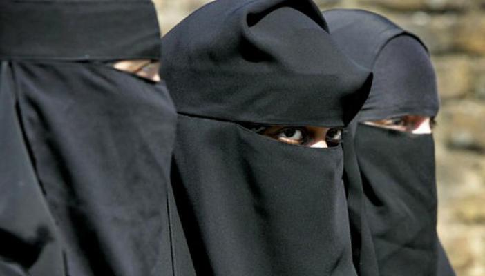 كندا تسمح بارتداء النقاب في مراسم التجنيس رغم معارضة رئيس الوزراء