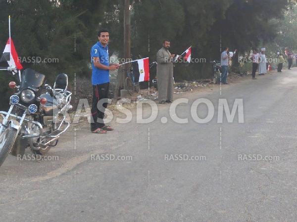 سلسلة بشرية لأهالي نوسة البحر في أسبوع “مصر كبيرة عليهم”