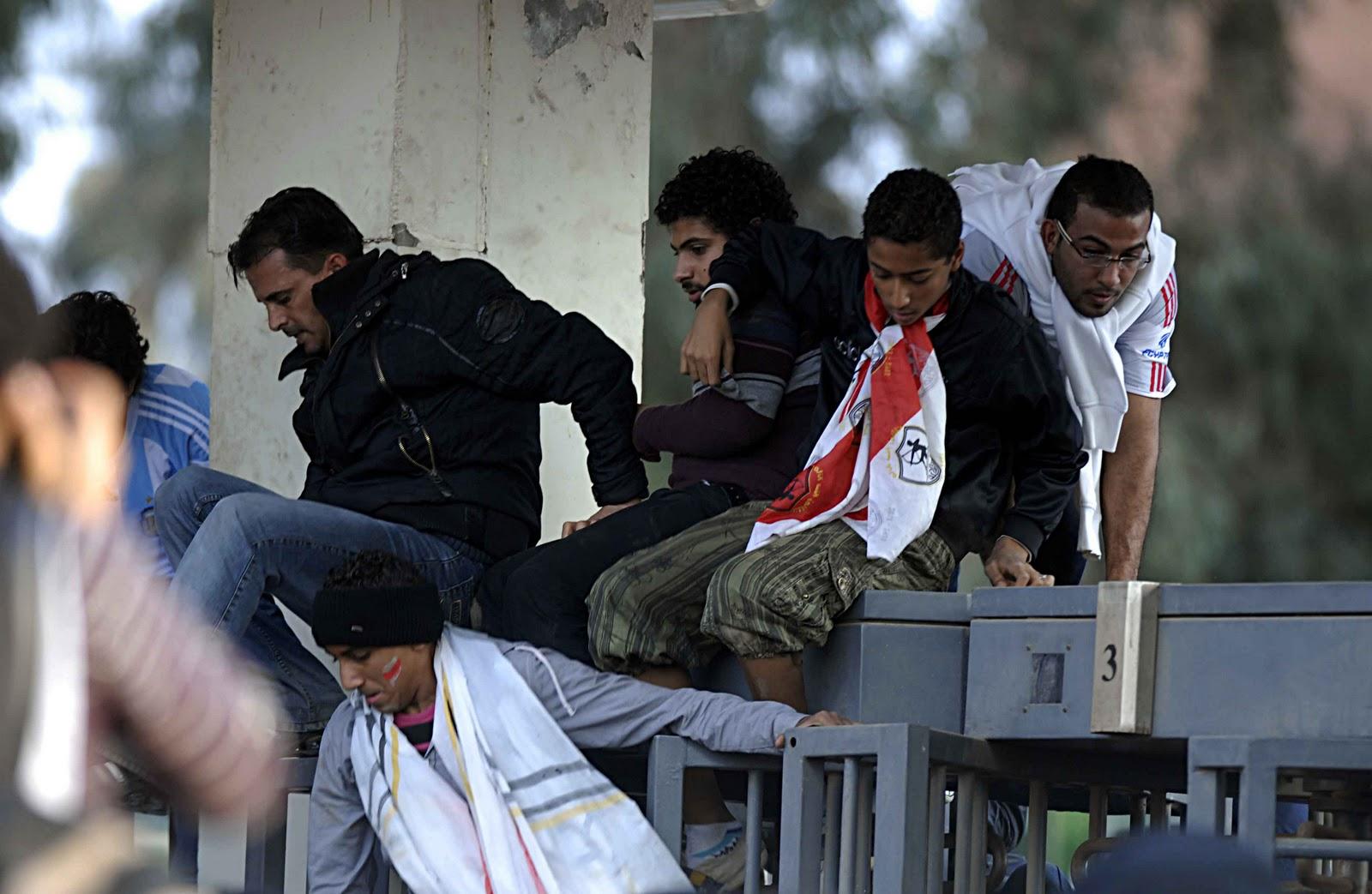 القبض على عدد من مشجعي الزمالك أثناء توجههم لاستاد برج العرب