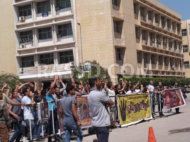 مسيرة لطلبة الزقازيق ضد الانقلاب..وتفاعلات بـ”رابعة “والحذاء