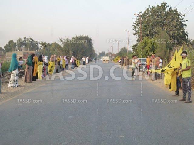 صور | سلسلة بشرية لرفاضي الانقلاب في المنوفية