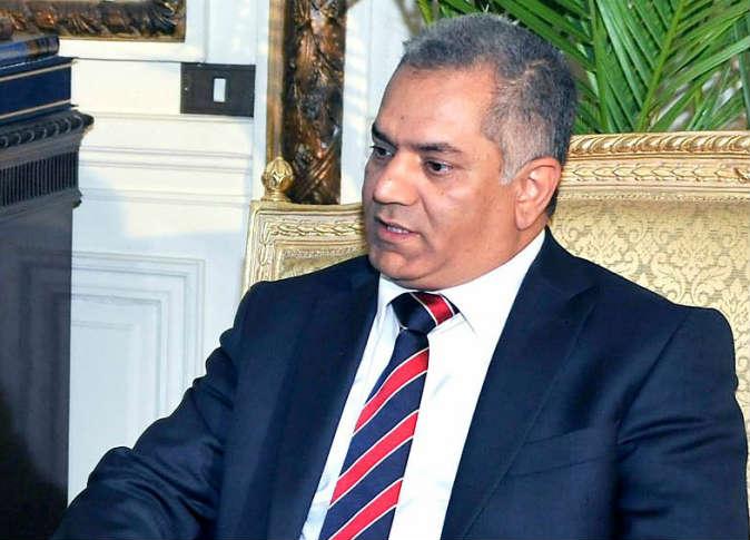 مشادات كلامية وسباب بمؤتمر وزارة الآثار