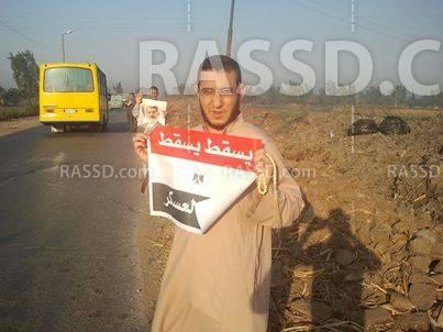 سلسلة بشرية لشباب ضد الانقلاب ضد اقتحام دلجا