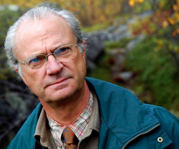 ملك السويد يتعرض لحادث سير أثناء ذهابه لافتتاح مزرعة ألبان