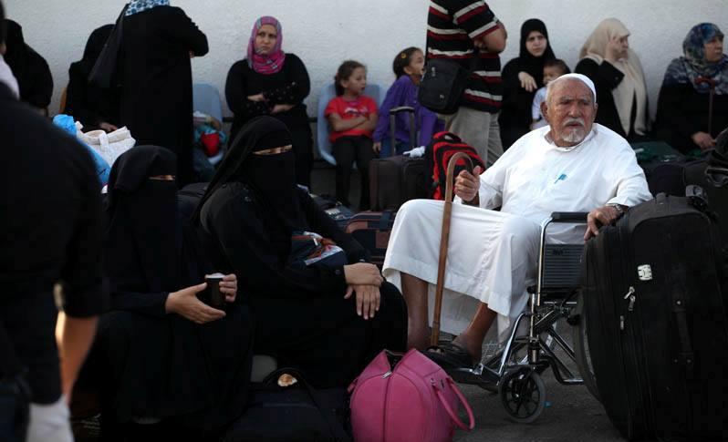 فتح معبر رفح من الجانبين للحالات الإنسانية والطلاب