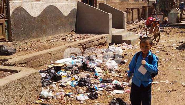 القمامة تملأ شوارع الزهور بالمطرية والأهالي: الحكومة نايمة في العسل