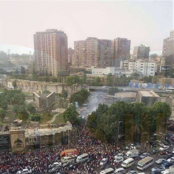 الشرطة تطلق الغاز المسيل للدموع والخرطوش علي جماهير الزمالك