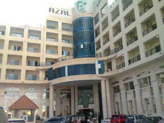 4 قتلى وجرحى في سقوط قذيفة على مستشفى باليمن