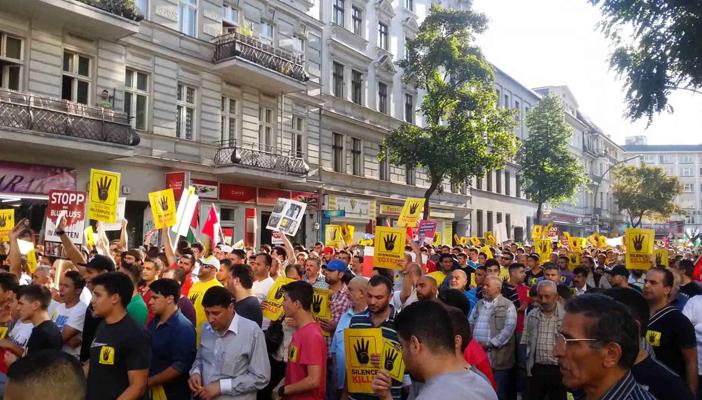 6 مظاهرات للمصريين أحرجت السيسي خلال زياراته الخارجية