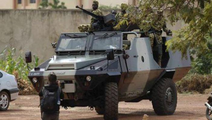 جيش بوركينا فاسو يتجه للعاصمة لنزع سلاح قادة الانقلاب